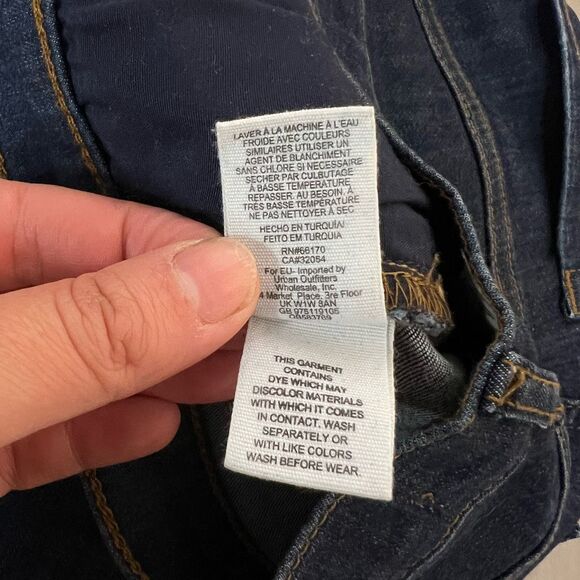 🔥🔥5 for $25🔥🔥Free People Blue Ripped Knee Cropped Dark Wash Skinny Jeans Size 27 - Picture 10 of 12